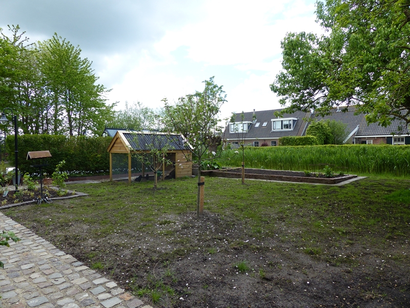 kruidentuin, kippenhok, moestuin en boomgaard